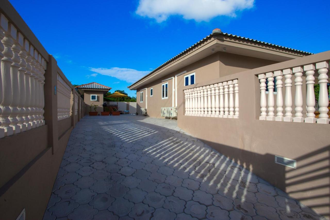 Lovely Caribbean Family Villa With Private Pool Willemstad Exterior photo
