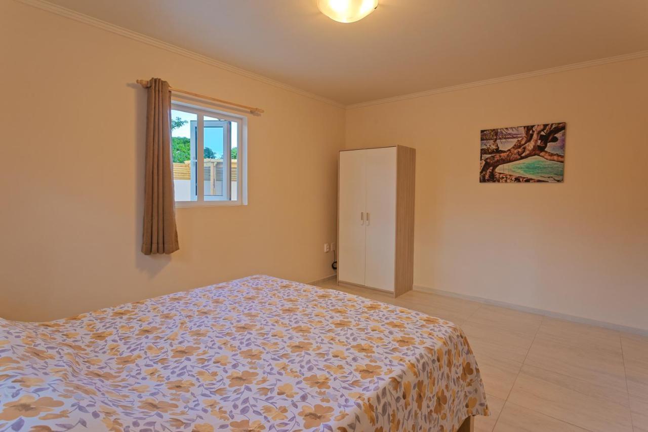 Lovely Caribbean Family Villa With Private Pool Willemstad Exterior photo